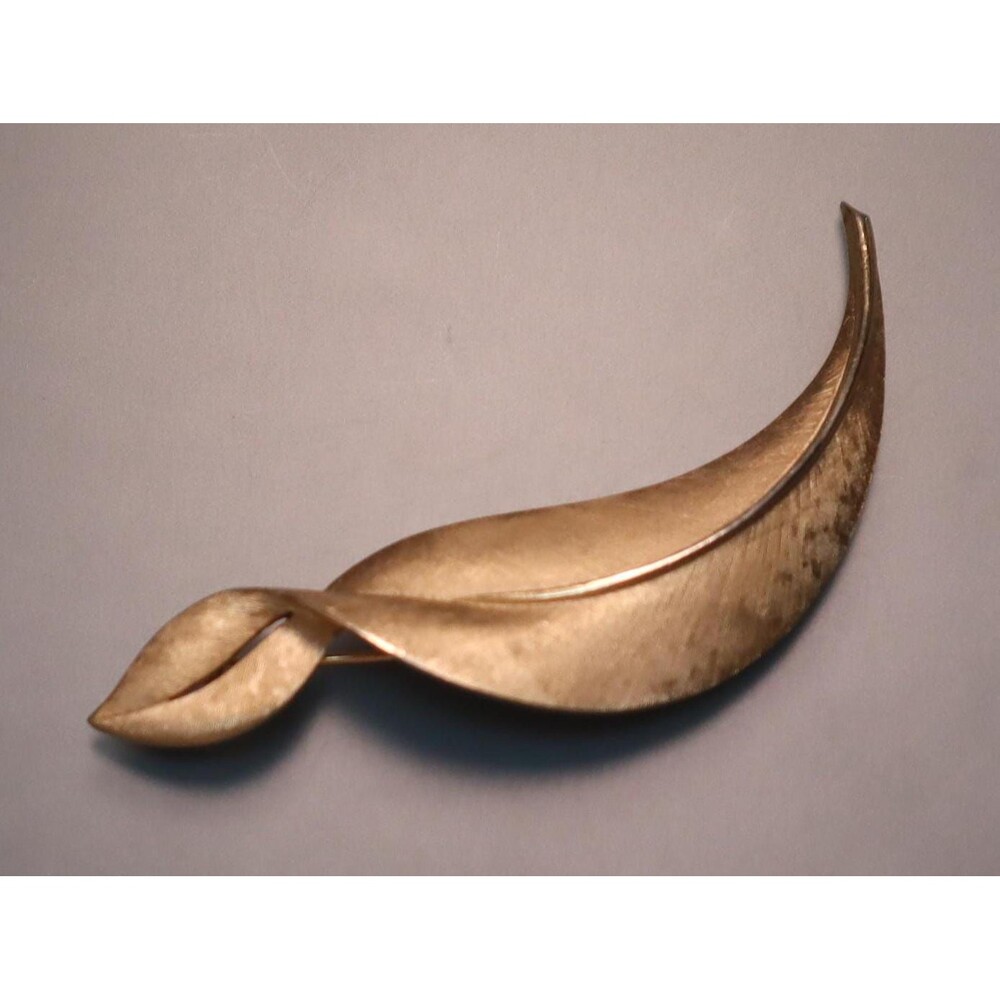 Vintage Trifari Brushed Gold Leaf Brooch